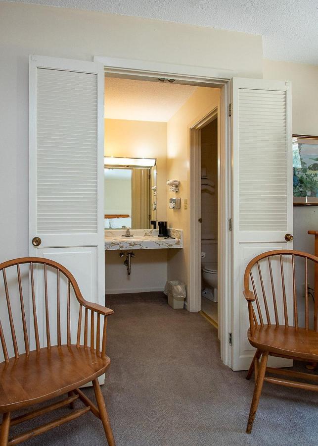 Country Squire Inn And Suites Coshocton Eksteriør bilde