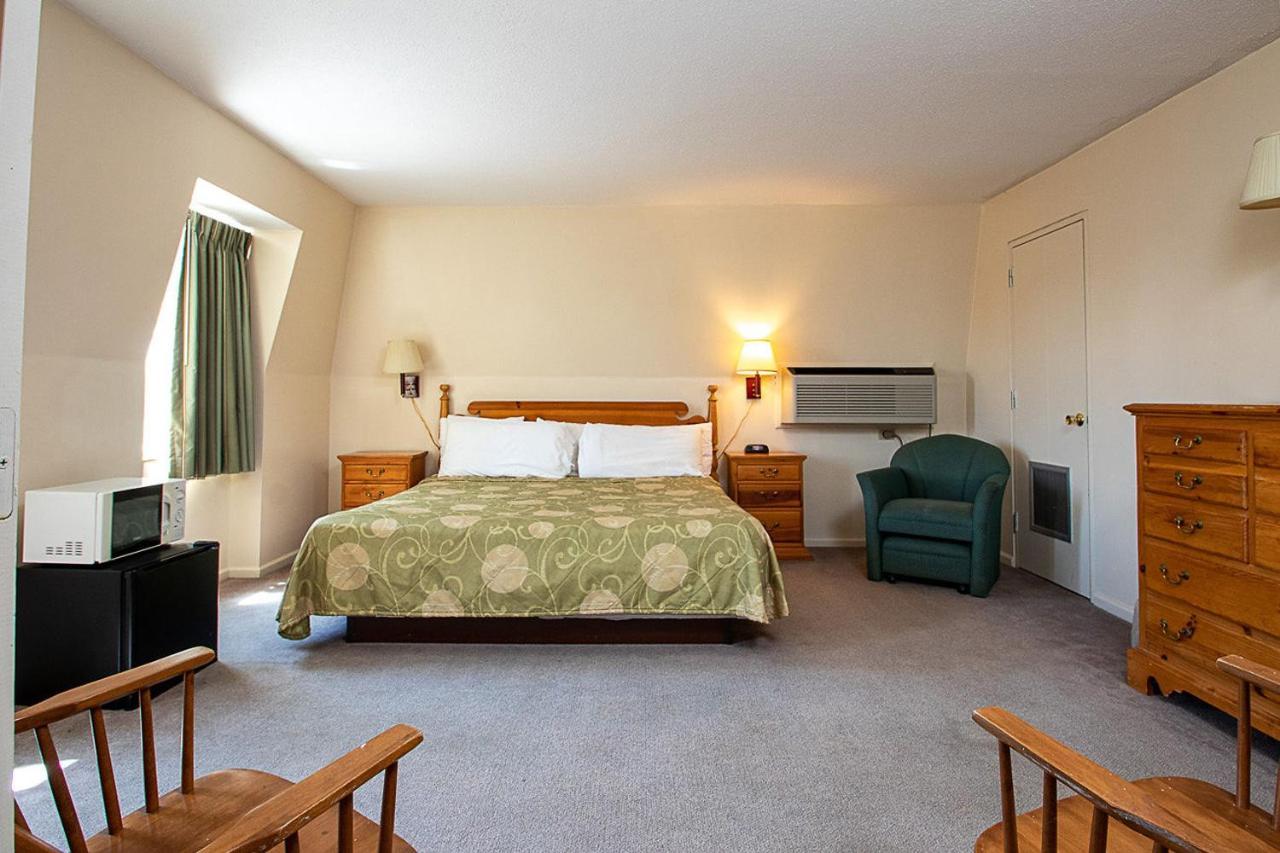 Country Squire Inn And Suites Coshocton Eksteriør bilde