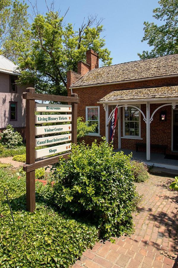 Country Squire Inn And Suites Coshocton Eksteriør bilde