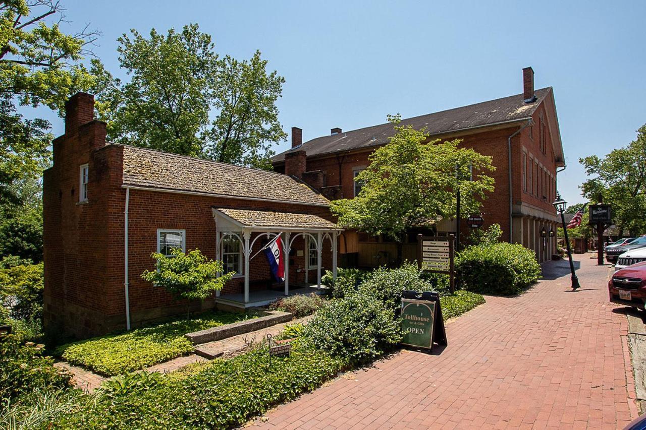 Country Squire Inn And Suites Coshocton Eksteriør bilde