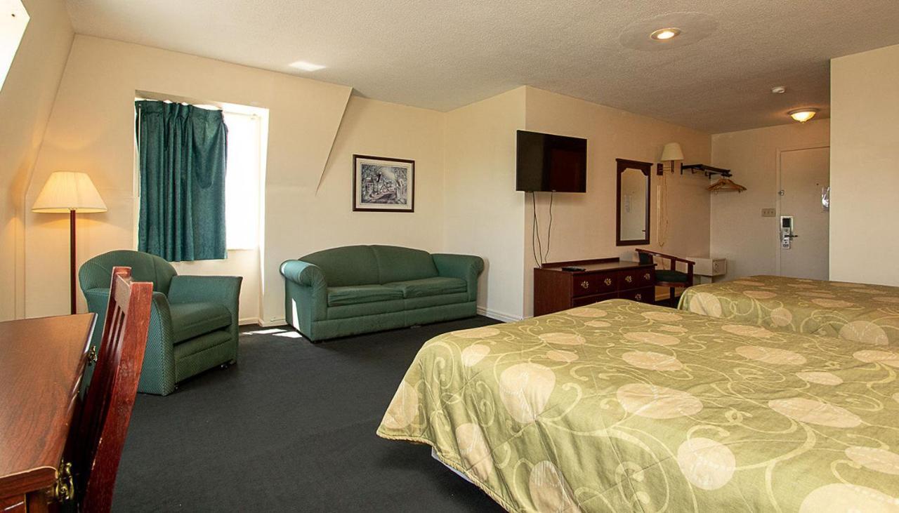 Country Squire Inn And Suites Coshocton Eksteriør bilde