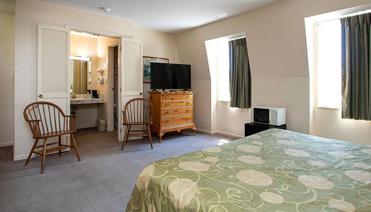 Country Squire Inn And Suites Coshocton Eksteriør bilde