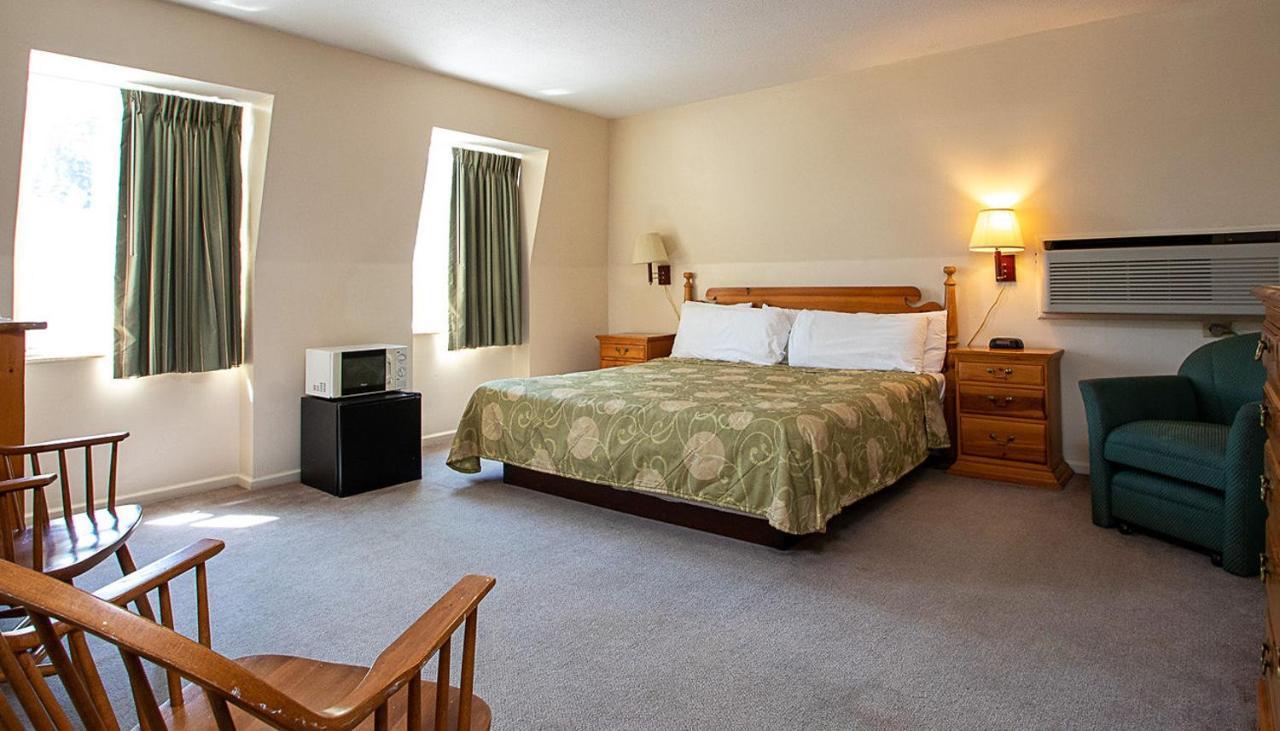 Country Squire Inn And Suites Coshocton Eksteriør bilde